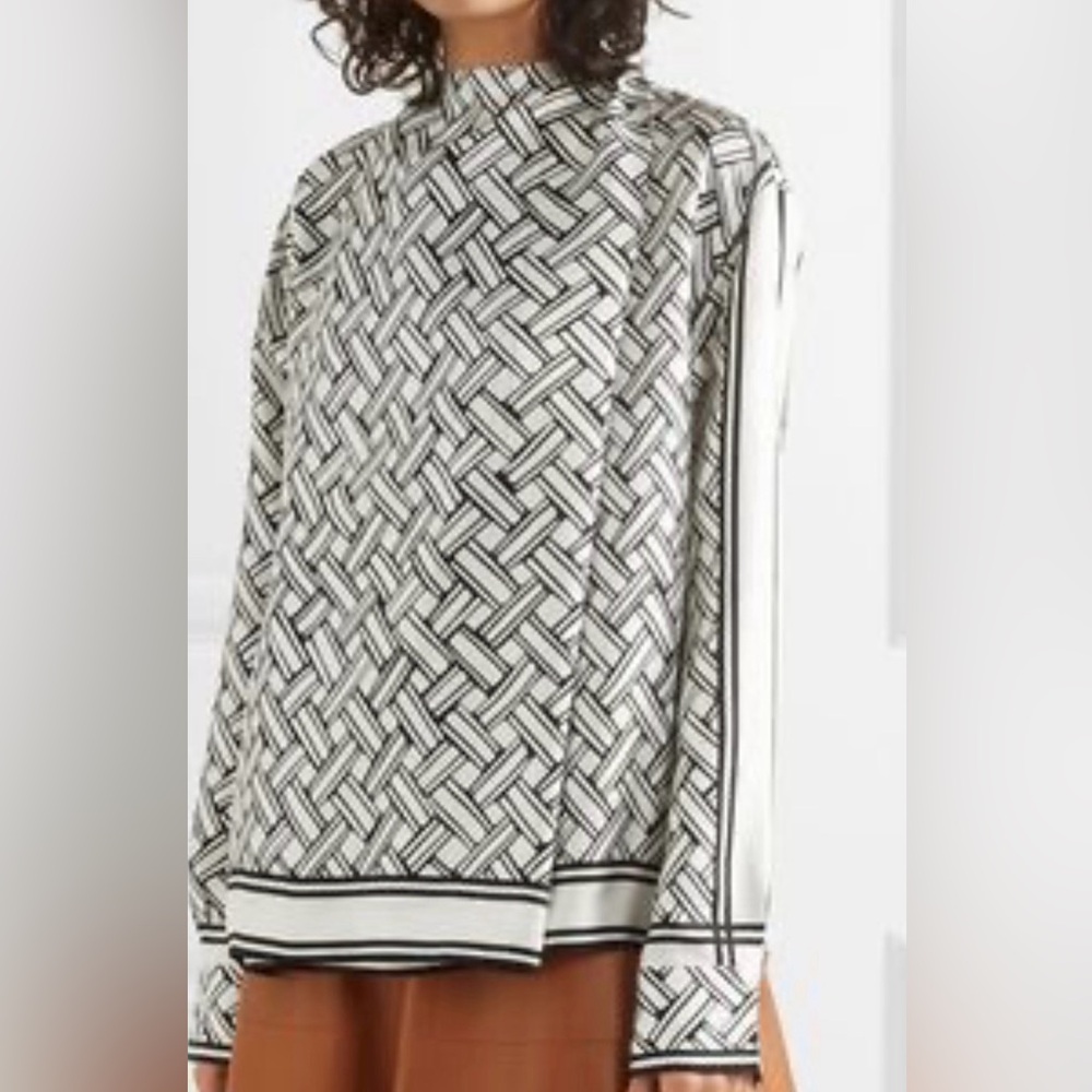 BOTTEGA VENETA 
Tie-Neck Weave Printed Silk-Twill Blouse
$1,780 Small